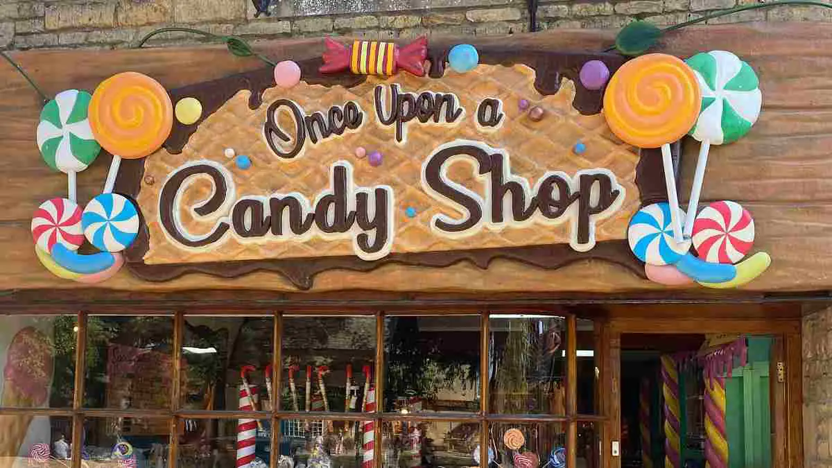 222-candy-shop-name-ideas